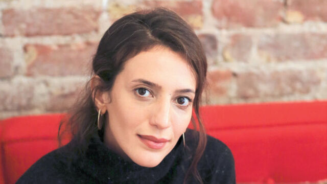 Нихал Ялчън (Ефсун) от "Преродена", има сериозна връзка с 13 години по-младия актьор