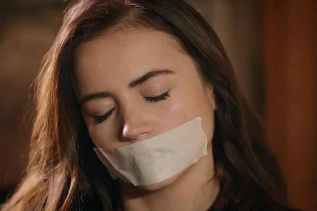 Кървави цветя 