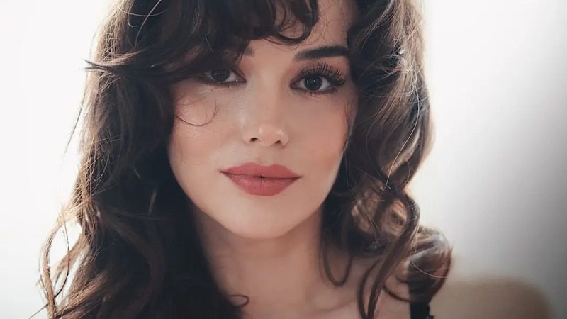 Коя е Айбюке Йълмаз?