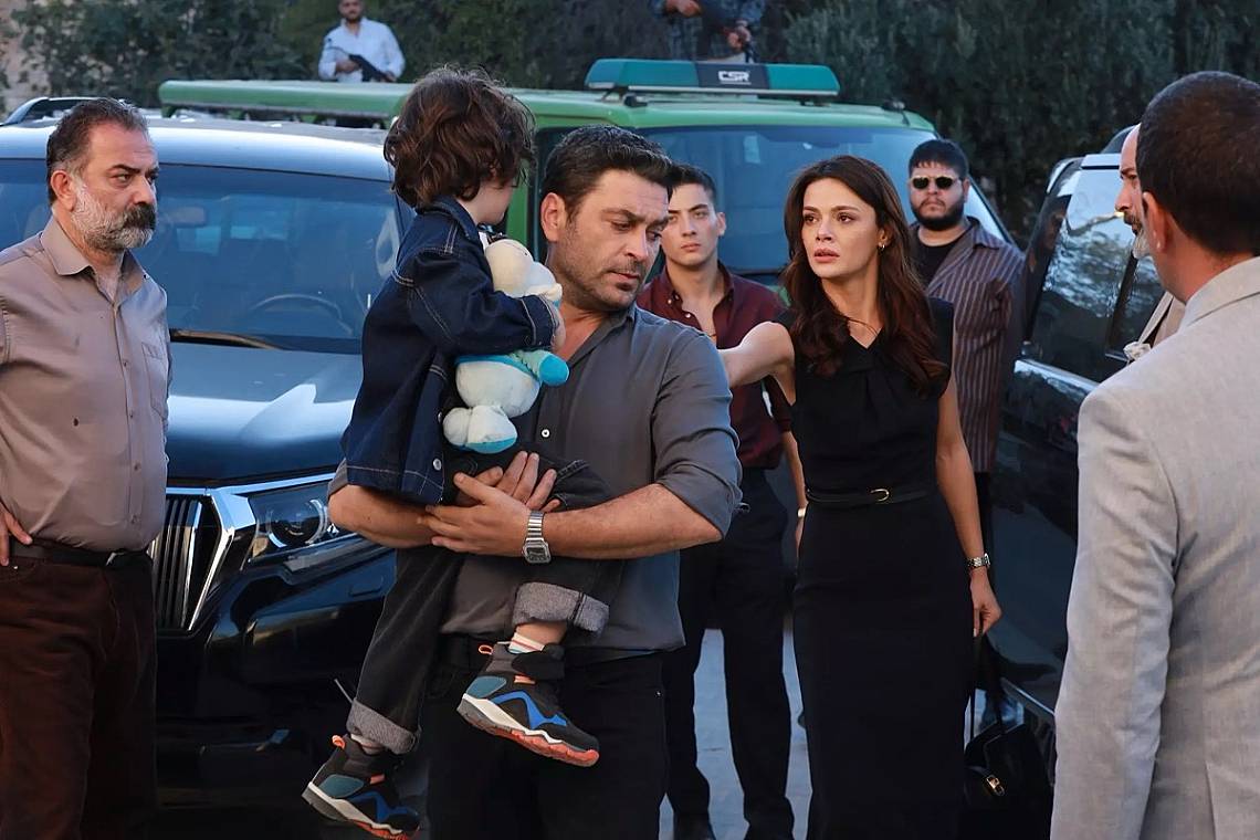 Тази седмица в “Далечен град” - Аля взима пистолет, за да спаси сина си!