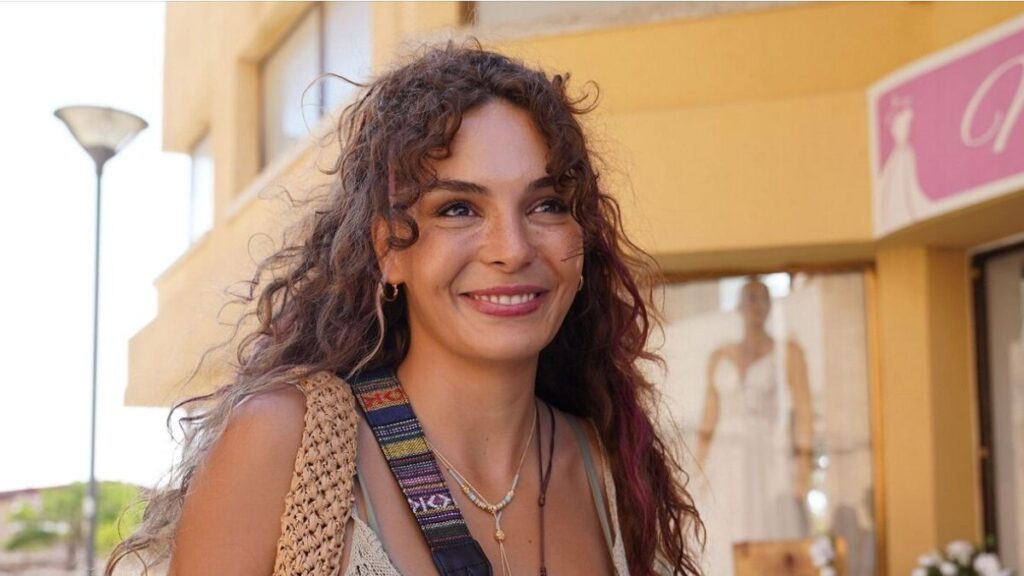 2. Ебру Шахин