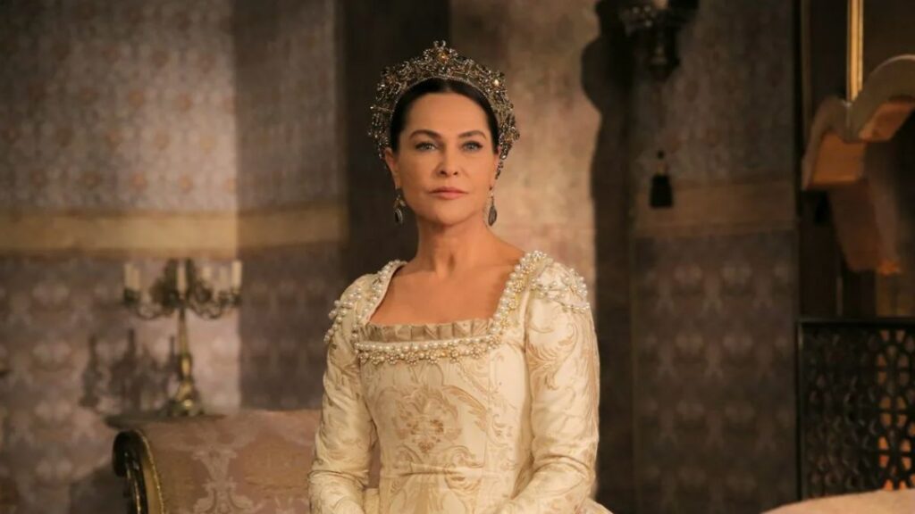 Хюлия Авшар