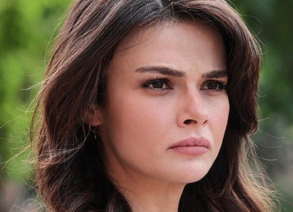 “Далечен град”: Алия бяга, Джихан я спира