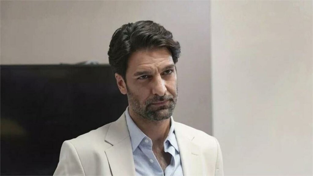 Грешката на Ешреф: Епизод 18 от турския сериал "Мечтата на Ешреф" (Турция)