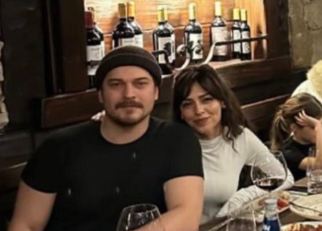 Чаатай Улусой посрещна Нова година в България